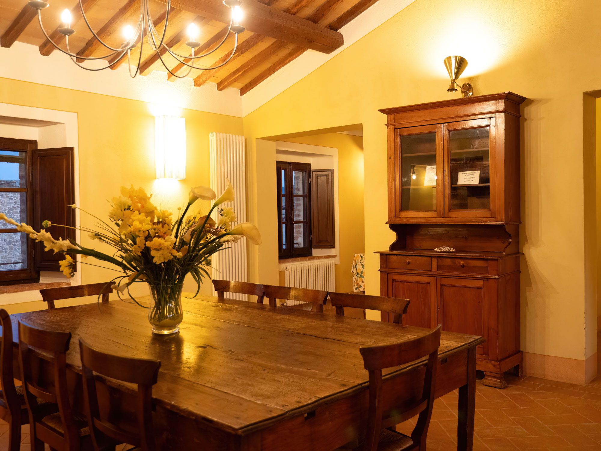 Suite Deluxe Cordella in Montalcino, prenota ora il tuo soggiorno indimenticabile al Cordella Winery Resorts, Piscina e Ristorante (1)