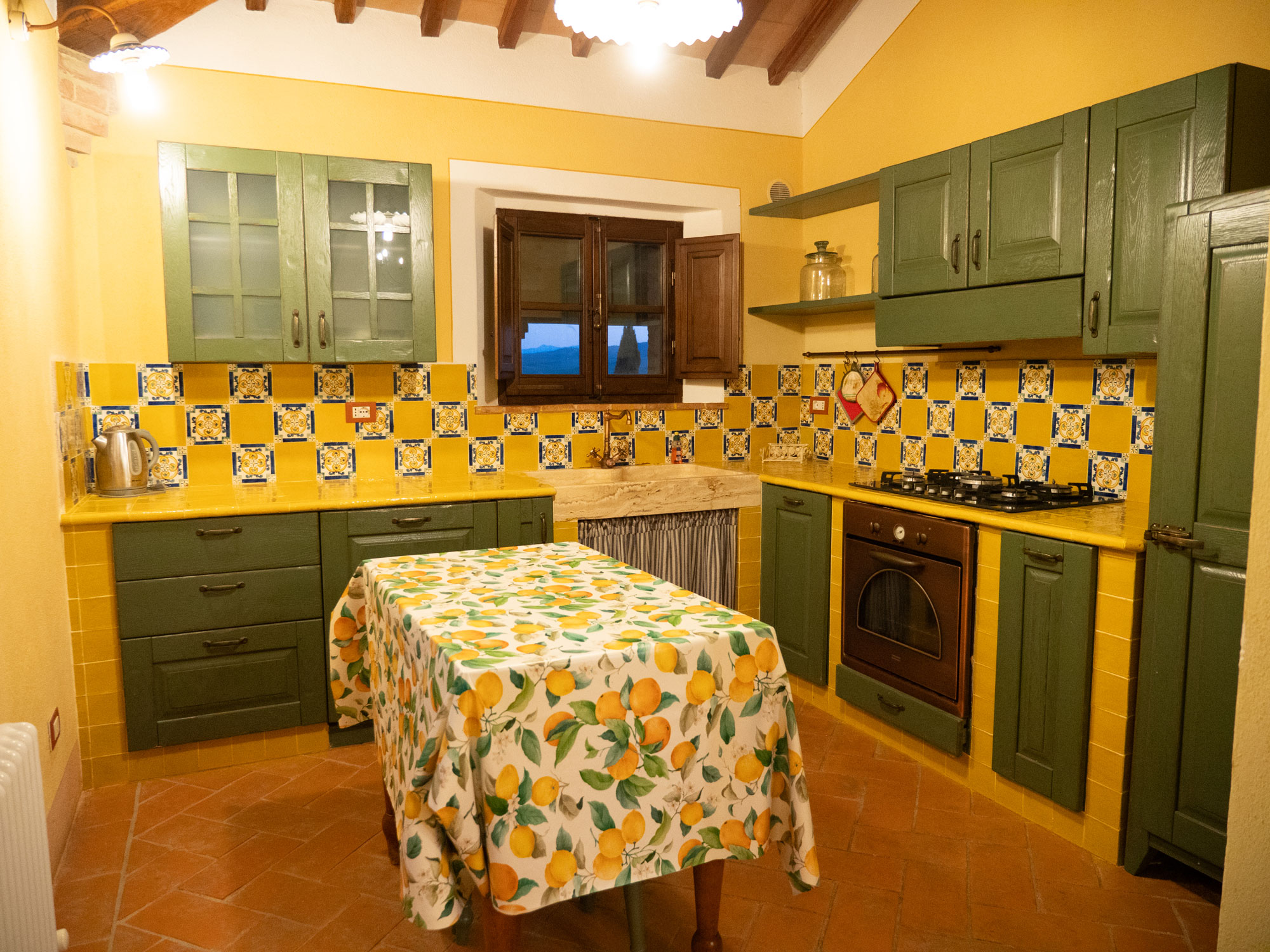 Suite Deluxe Cordella in Montalcino, prenota ora il tuo soggiorno indimenticabile al Cordella Winery Resorts, Piscina e Ristorante (1)