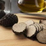 Caccia al tartufo con degustazione di tartufo e vino di Montalcino - Cordella in Valdorcia Truffle & Olive Oil Resort, avventura e gusto nel cuore toscano!