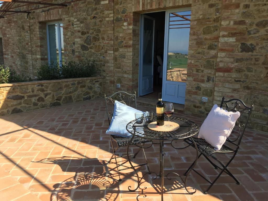 Prenota la Superior King Suite Cordella in Valdorcia Truffle & Olive Oil Resort, Prenota ora il tuo soggiorno nel cuore della Val d'Orcia