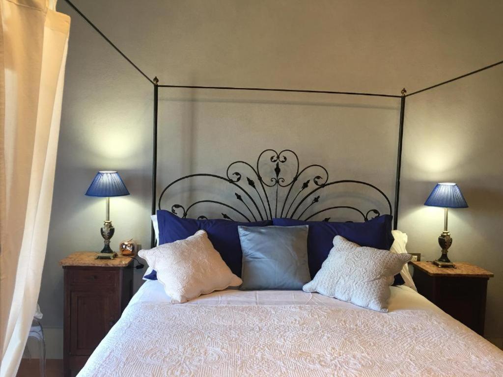 Superior King Room a Montalcino Cordella Winery Resorts